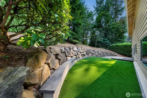 Exterior - 10409 NE 151st Pl, Bothell, WA 98011 photo 3 of 6