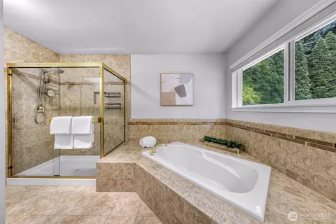 Bath - 10409 NE 151st Pl, Bothell, WA 98011 photo 4 of 5