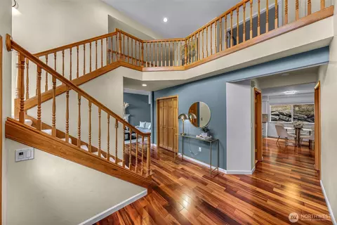 Entry Way - 10409 NE 151st Pl, Bothell, WA 98011 photo 2 of 3