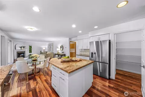 Kitchen - 10409 NE 151st Pl, Bothell, WA 98011 photo 3 of 3