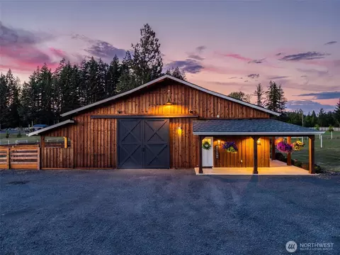 919 Middle Fork Rd, Onalaska, WA 98570