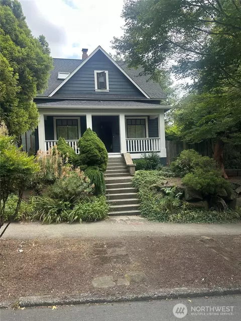 4222 Latona Ave N, Seattle, WA 98105