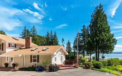 485 S Vesper Way, Camano Island, WA 98282