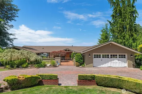 Exterior - 8723 Talbot Rd, Edmonds, WA 98026 photo 7 of 10