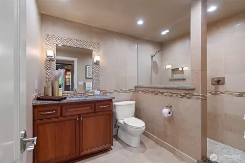 Bath - 8723 Talbot Rd, Edmonds, WA 98026 photo 6 of 6