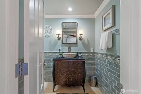 Bath - 8723 Talbot Rd, Edmonds, WA 98026 photo 1 of 6