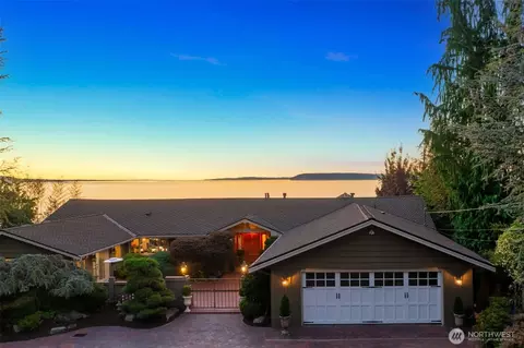 Exterior - 8723 Talbot Rd, Edmonds, WA 98026 photo 2 of 10