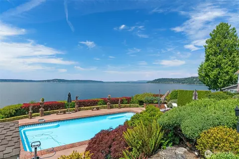 Exterior - 8723 Talbot Rd, Edmonds, WA 98026 photo 4 of 10