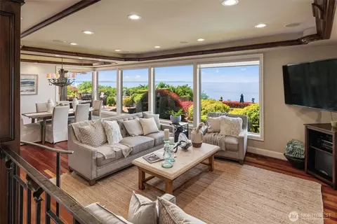 Living - 8723 Talbot Rd, Edmonds, WA 98026 photo 1 of 5