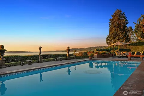 Exterior - 8723 Talbot Rd, Edmonds, WA 98026 photo 6 of 10