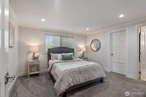 Bedroom - 8723 Talbot Rd, Edmonds, WA 98026 photo 2 of 4