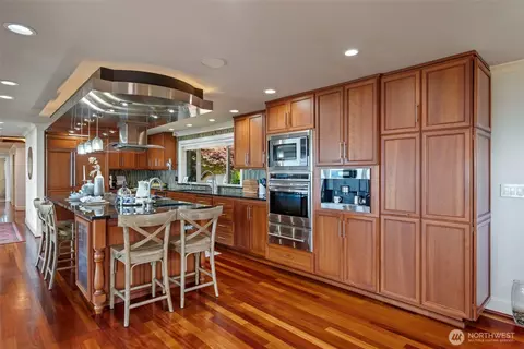Kitchen - 8723 Talbot Rd, Edmonds, WA 98026 photo 4 of 4
