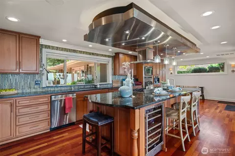 Kitchen - 8723 Talbot Rd, Edmonds, WA 98026 photo 1 of 4