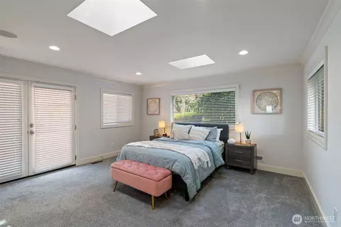 Bedroom - 8723 Talbot Rd, Edmonds, WA 98026 photo 3 of 4