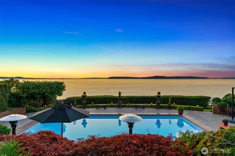 View/Area - 8723 Talbot Rd, Edmonds, WA 98026 photo 2 of 2