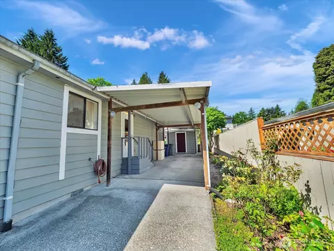 Exterior - 17235 119th Ave NE, Bothell, WA 98011 photo 5 of 7