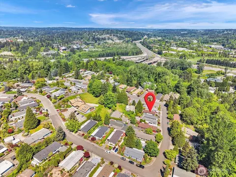 View/Area - 17235 119th Ave NE, Bothell, WA 98011 photo 3 of 5