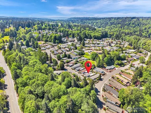 View/Area - 17235 119th Ave NE, Bothell, WA 98011 photo 2 of 5