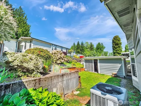 Exterior - 17235 119th Ave NE, Bothell, WA 98011 photo 3 of 7