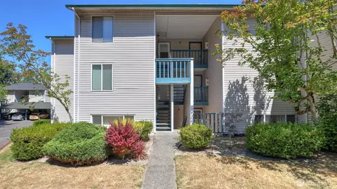 17431 Ambaum Blvd S #D2, Burien, WA 98148