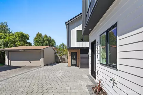724 N 89th St, Seattle, WA 98103