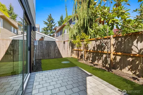 Exterior - 724 N 89th St, Seattle, WA 98103 photo 4 of 6
