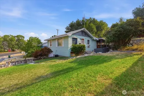807 Birch St, Coulee Dam, WA 99116