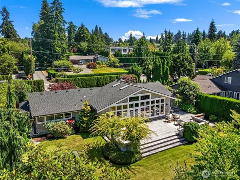3029 92nd Ave NE, Clyde Hill, WA 98004