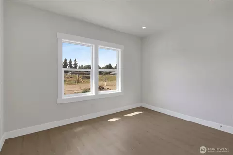 Bedroom - 416 W 4th St, Everson, WA 98247 photo 2 of 6