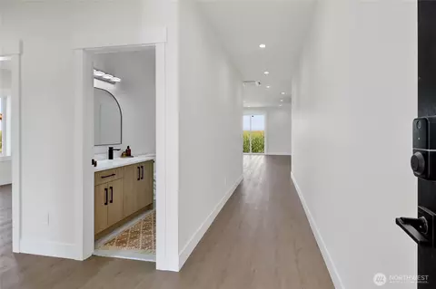 Entry Way - 416 W 4th St, Everson, WA 98247 photo 1 of 3