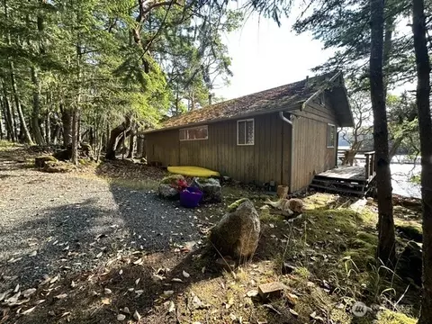 Exterior - 240 Old Midden Ln, Shaw Island, WA 98286 photo 3 of 9