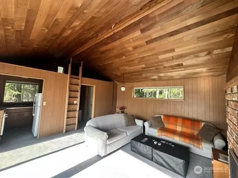Living - 240 Old Midden Ln, Shaw Island, WA 98286 photo 2 of 3