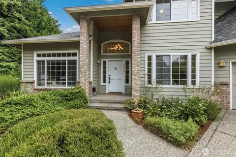 2012 NE Amhurst Ct, Poulsbo, WA 98370