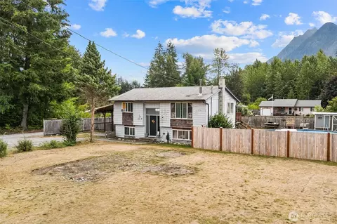 1265 Cascade St, Darrington, WA 98241