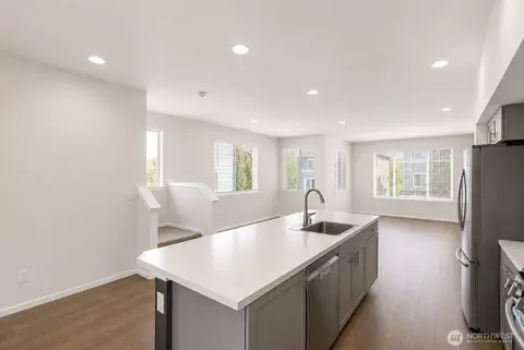 826 NW Highgarden Dr, Bremerton, WA 98311