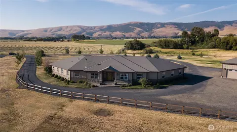 631 Radient View Dr, Ellensburg, WA 98926
