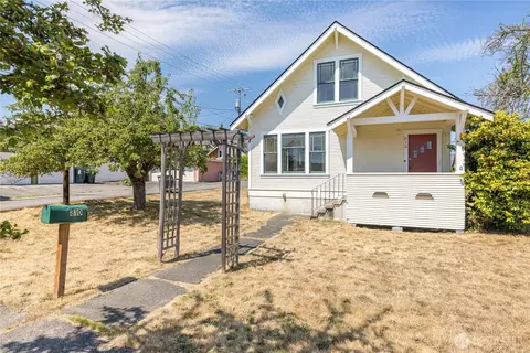 810 Oak St, Port Angeles, WA 98362
