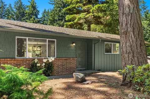 12249 N Madison Ave NE, Bainbridge Island, WA 98110