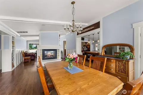 Dining - 115 Riverview Dr, Chehalis, WA 98532 photo 2 of 2