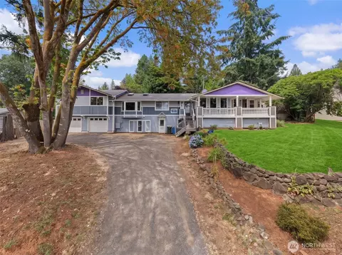 Exterior - 115 Riverview Dr, Chehalis, WA 98532 photo 2 of 9