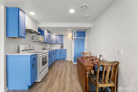 Kitchen - 115 Riverview Dr, Chehalis, WA 98532 photo 5 of 5
