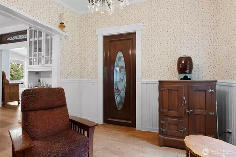 Entry Way - 115 Riverview Dr, Chehalis, WA 98532 photo 5 of 6