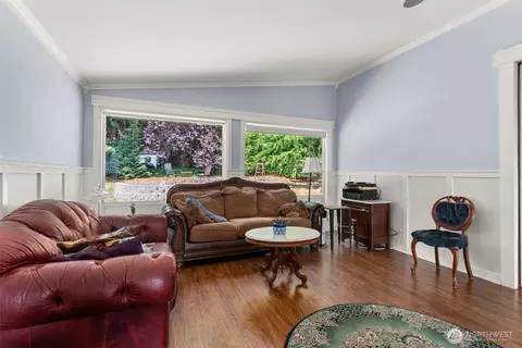 Living - 115 Riverview Dr, Chehalis, WA 98532 photo 1 of 1