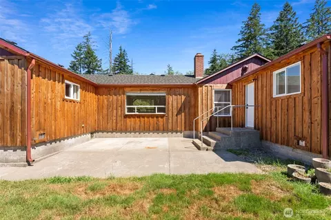 Exterior - 1296 Centralia Alpha Rd, Chehalis, WA 98532 photo 8 of 13