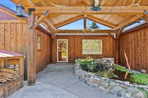 Exterior - 1296 Centralia Alpha Rd, Chehalis, WA 98532 photo 5 of 13