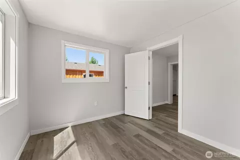 Bedroom - 1296 Centralia Alpha Rd, Chehalis, WA 98532 photo 3 of 6