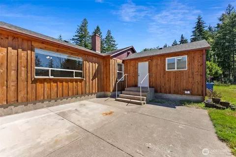 Exterior - 1296 Centralia Alpha Rd, Chehalis, WA 98532 photo 9 of 13