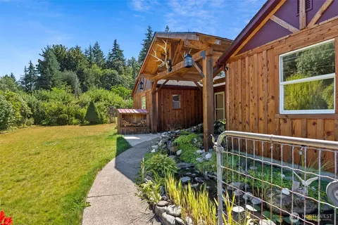 Exterior - 1296 Centralia Alpha Rd, Chehalis, WA 98532 photo 4 of 13