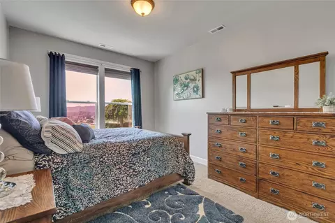 Bedroom - 8110 172nd Ave E, Sumner, WA 98390 photo 4 of 5