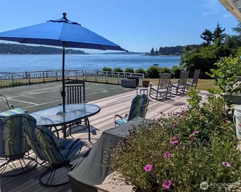 3974 Point White Dr NE, Bainbridge Island, WA 98110